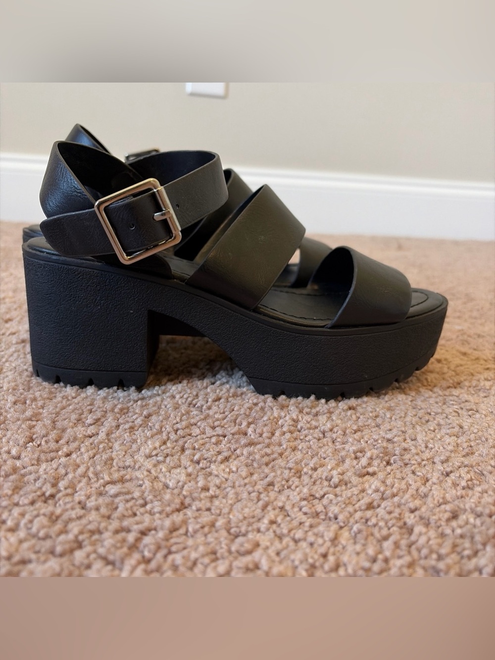 Black Platform Strappy Sandals with Buckle size 6.5